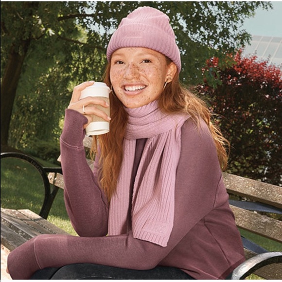 VS PINK beanie & scarf - Picture 2 of 5